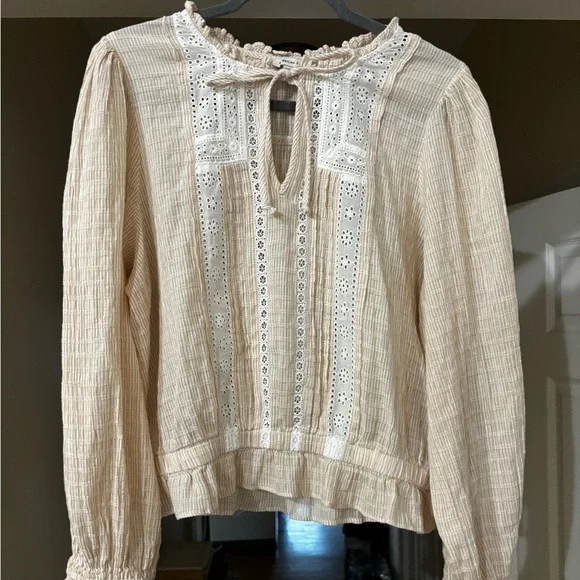 American Eagle Lace Beige Blouse - Picture 1 of 7